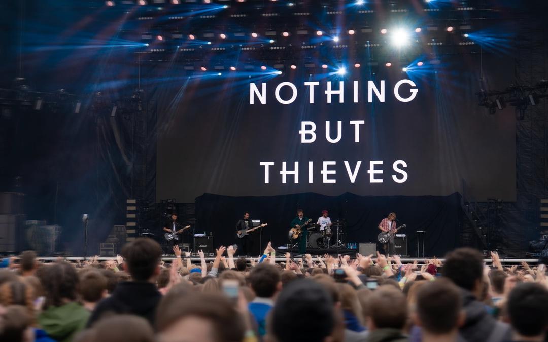 Nothing but thieves amsterdam